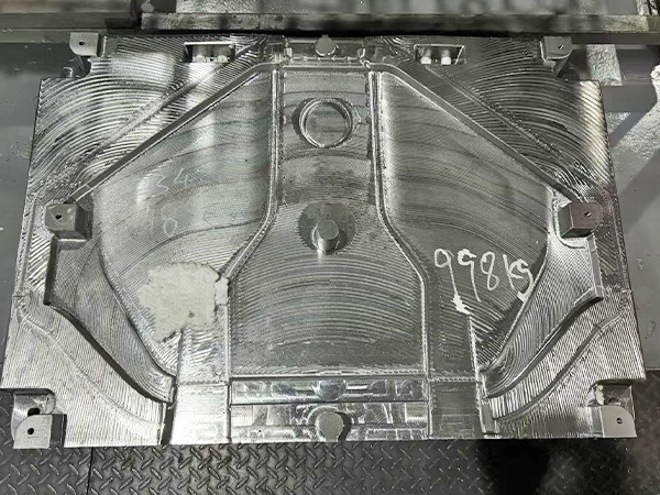 模具钢材真空热处...